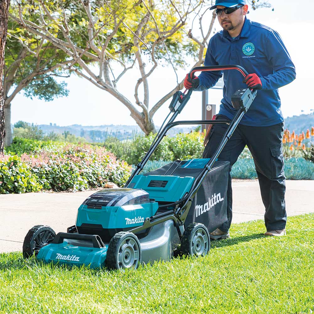 Battery powered lawn mower makita sale